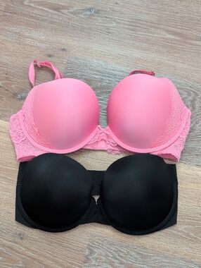 Like New!! 2 Victoria's Secret Push Up Bras - Pink Lace and Black Strapless
